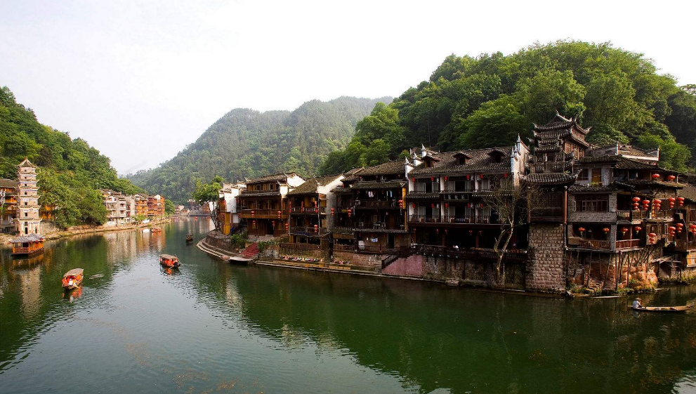 游旅游景點(diǎn)宣傳片制作制做并不是簡(jiǎn)易的將素材(圖1) 景點(diǎn)宣傳片案例視頻